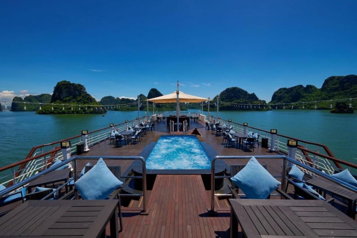Discover luxury and authentic beauty with Halong tours stay at Paradise Grand