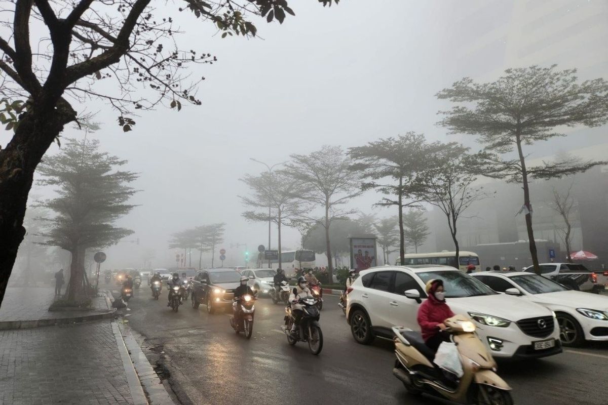 Cold and foggy in Ha Noi