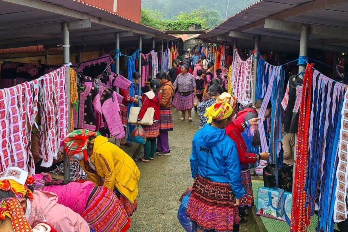 Mai Chau Morning Market