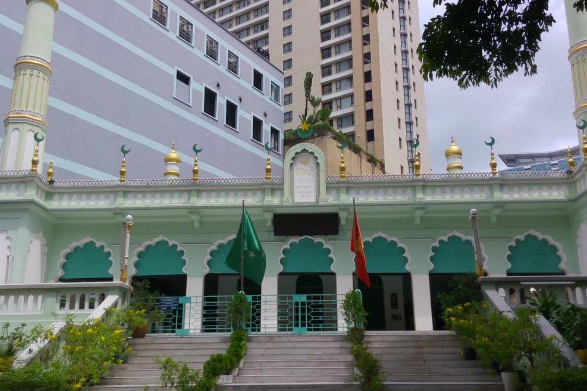 Brief halt at Saigon Central Mosque - Masjid Musulman with Muslim Saigon – Mui Ne – Dalat – Nha Trang Tours