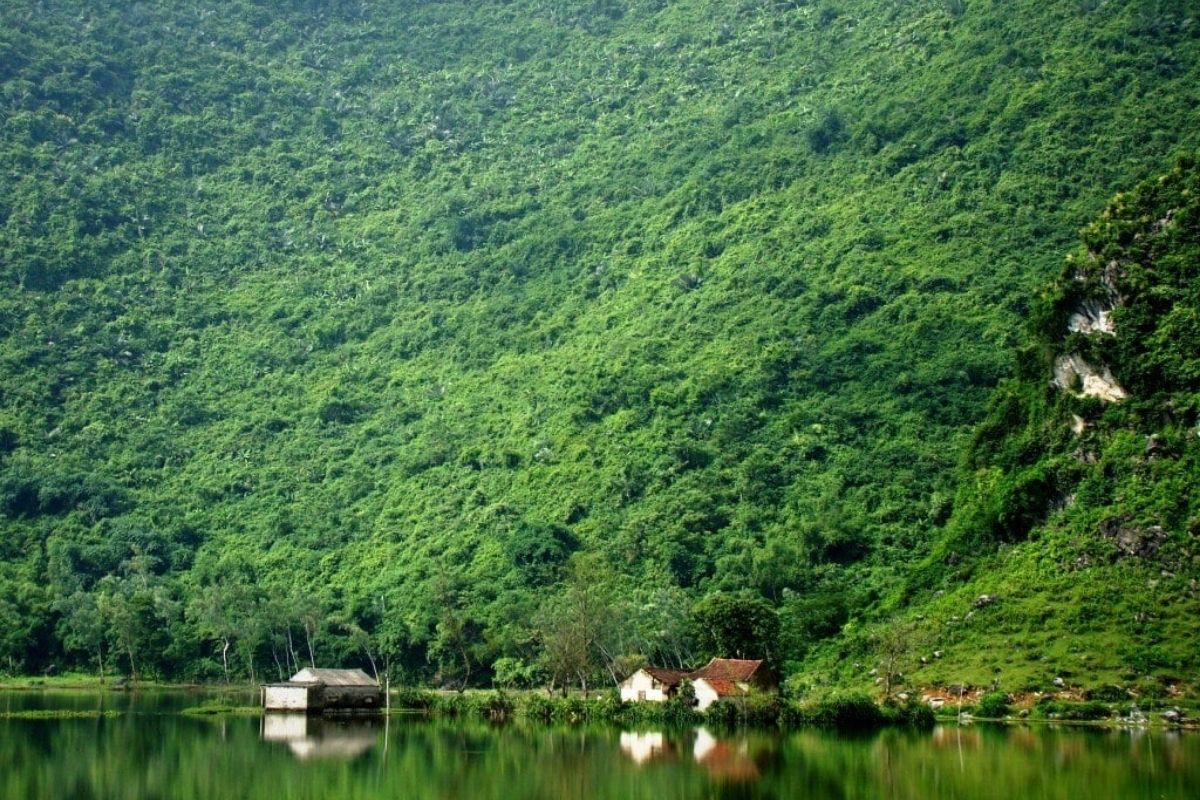 Yen Quang Lake in the top tourist destinations in Nho Quan