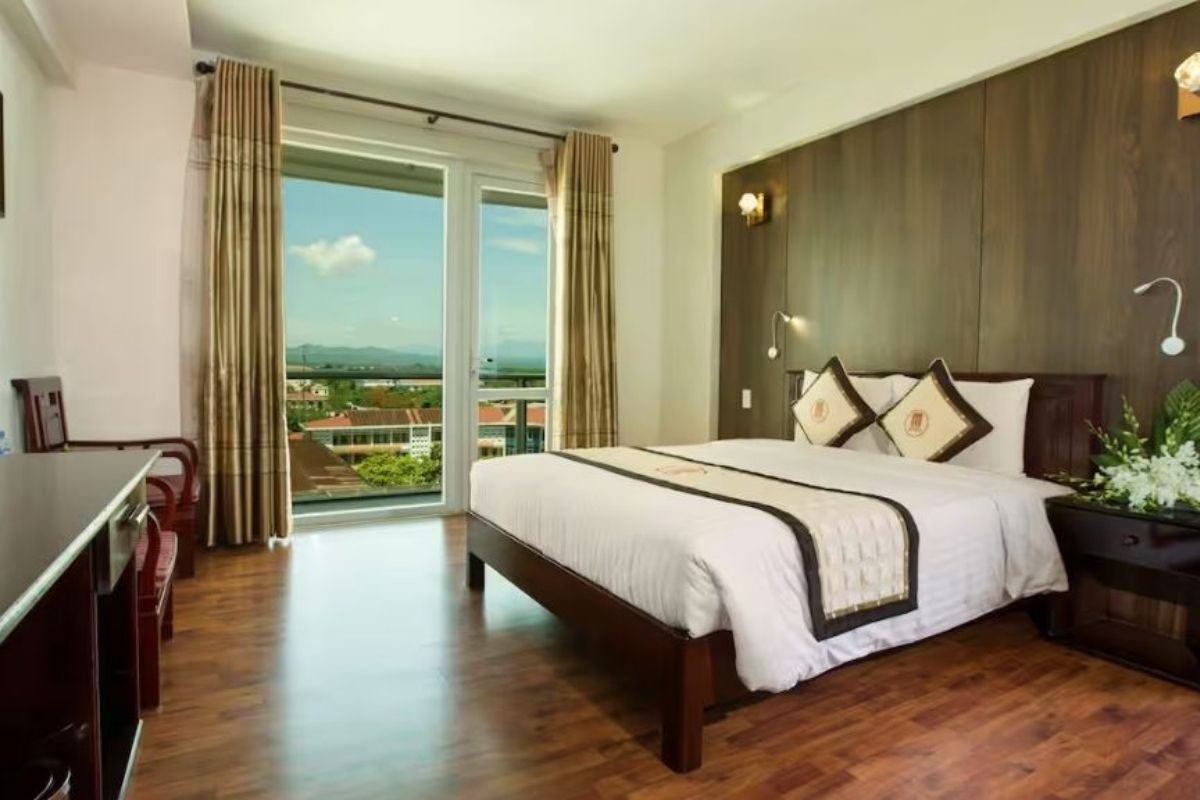 Check-in at the peaceful Midtown Hue Hotel with Package tour from Cuba to Vietnam