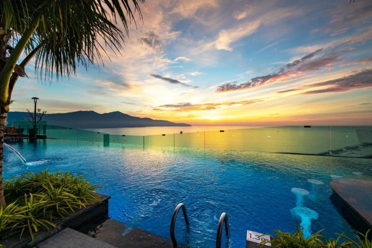 Check in Sala Danang Beach Hotel (4★) with Packages Tour from Jordan to Vietnam