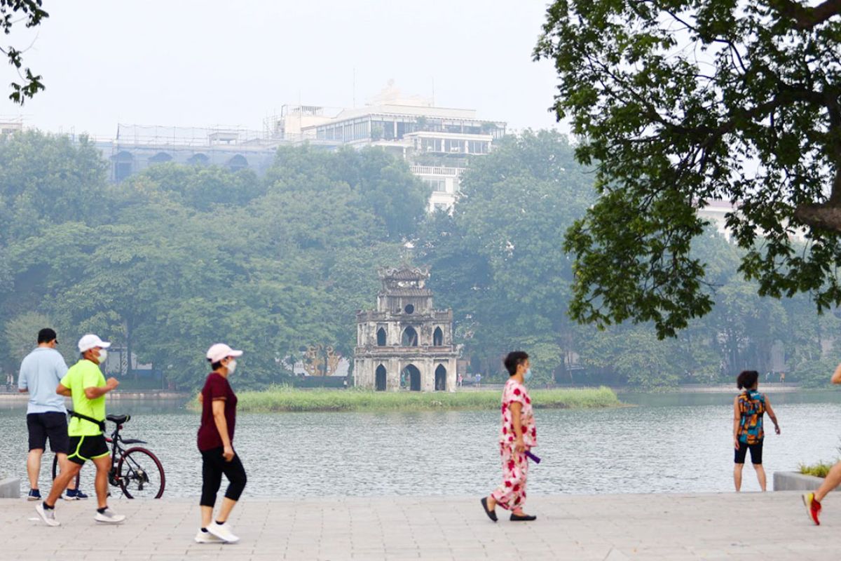 Walk around Hoan Kiem Lake with Packages Tour from Jordan to Vietnam