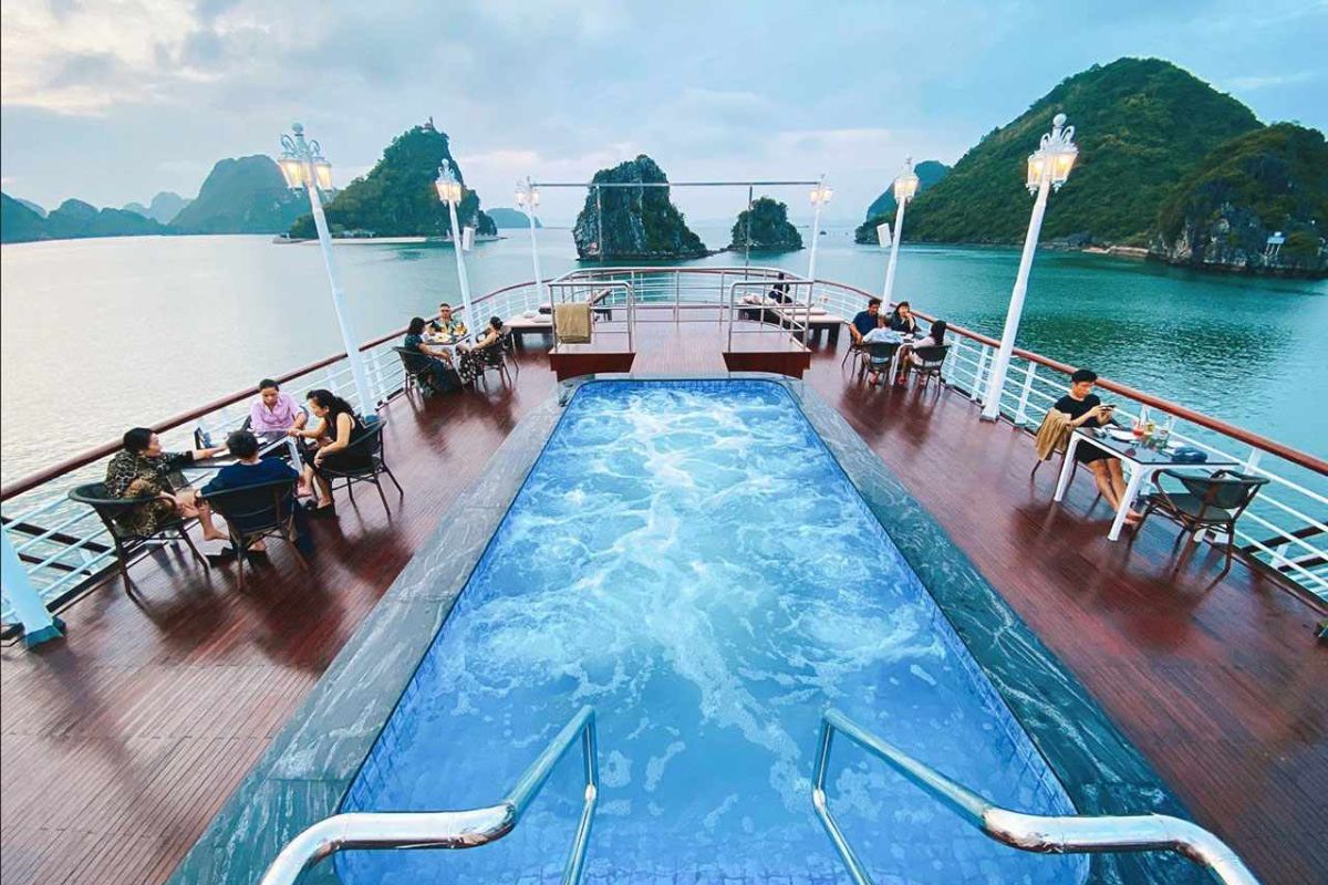 Paradise Elegance Cruise