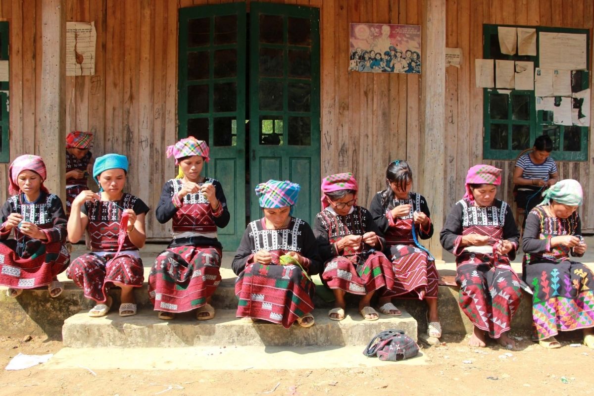 Discover a rare cultural journey with Sapa tours visit Xa Pho People in Nam Sai