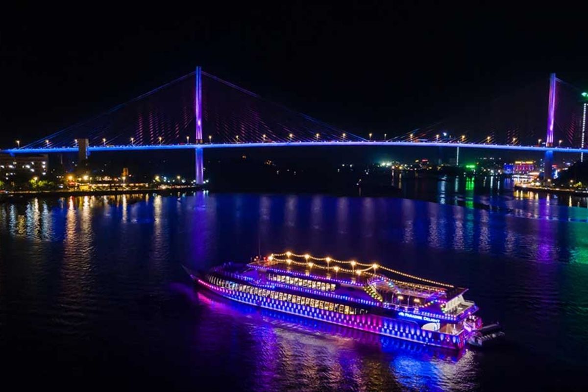 Halong Bay – Overnight Cruise with Vietnam package tours from Hanoi