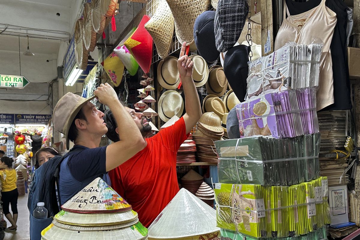 Dong Xuan Market