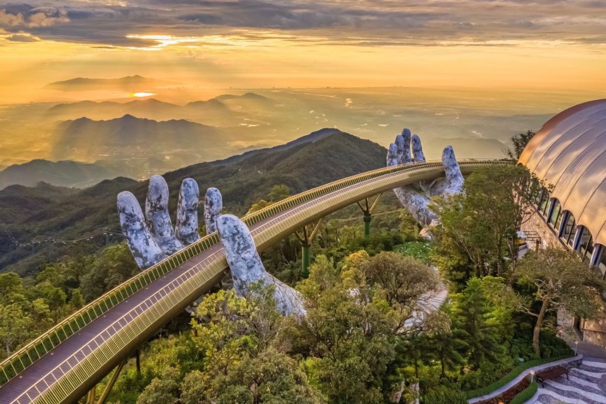 Enjoy Golden Bridge with Vietnam travel guide