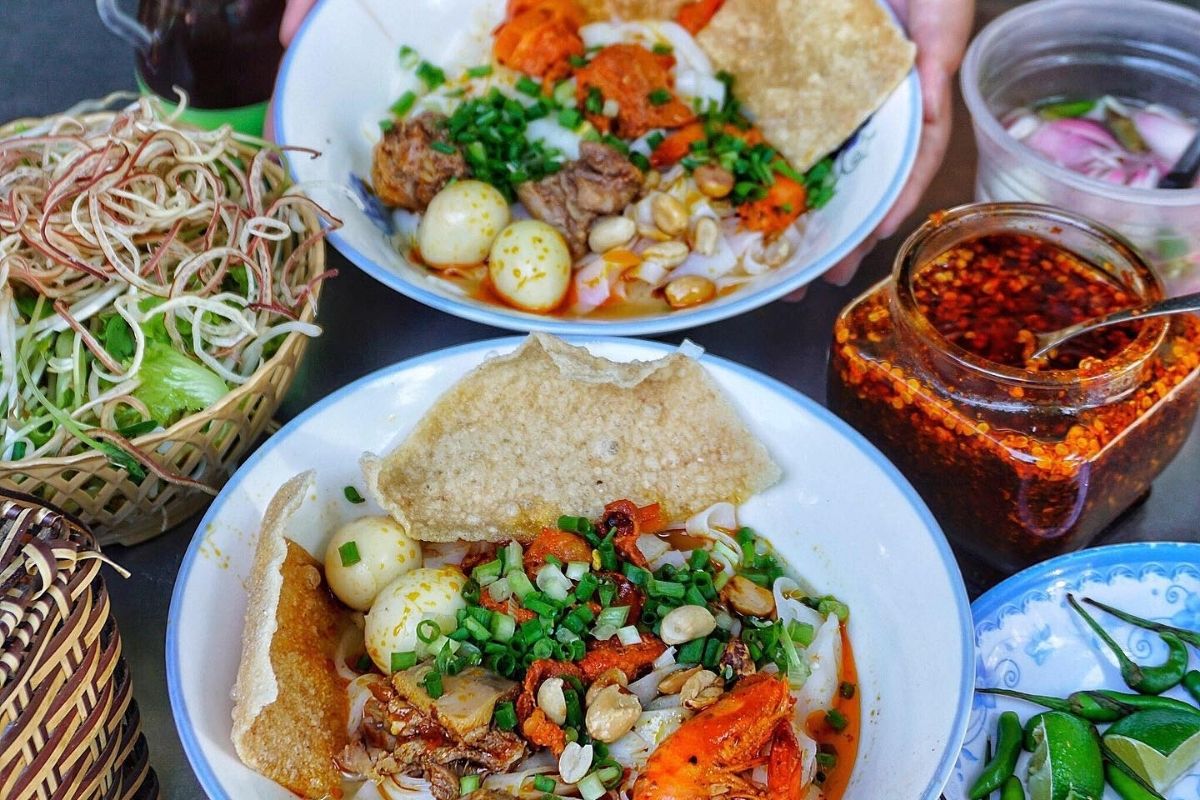Mi Quang Ba Dinh with Quang noodles Da Nang