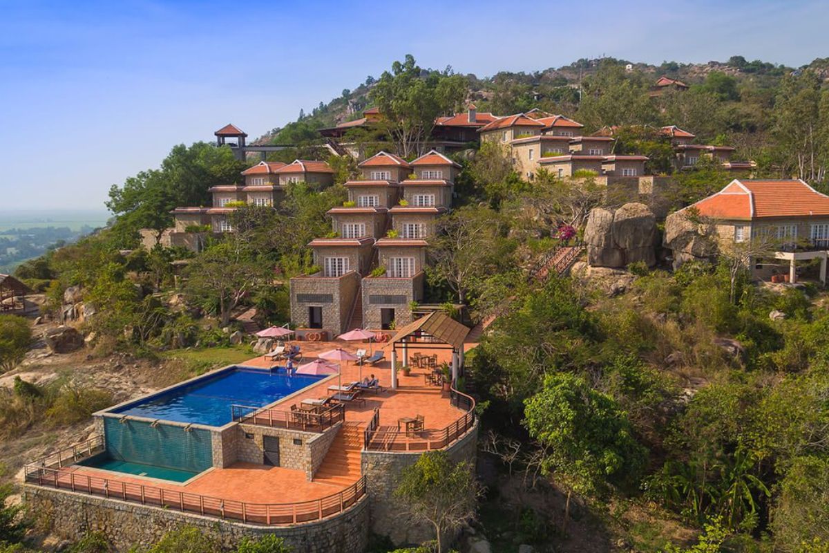 Enjoy in Victoria Nui Sam Lodge at Mekong Resort and Spa