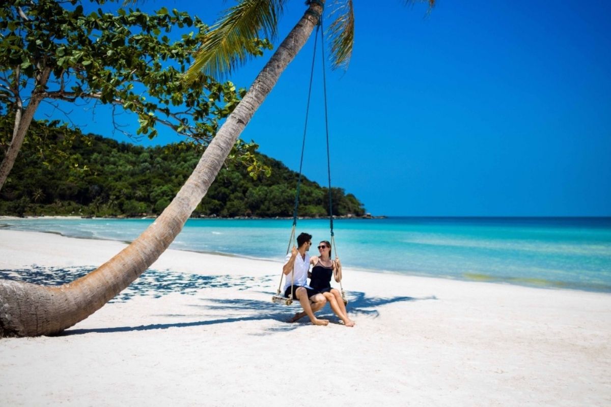 Explore Vietnam's paradise with the All-Inclusive Phu Quoc Island Tour from Hanoi