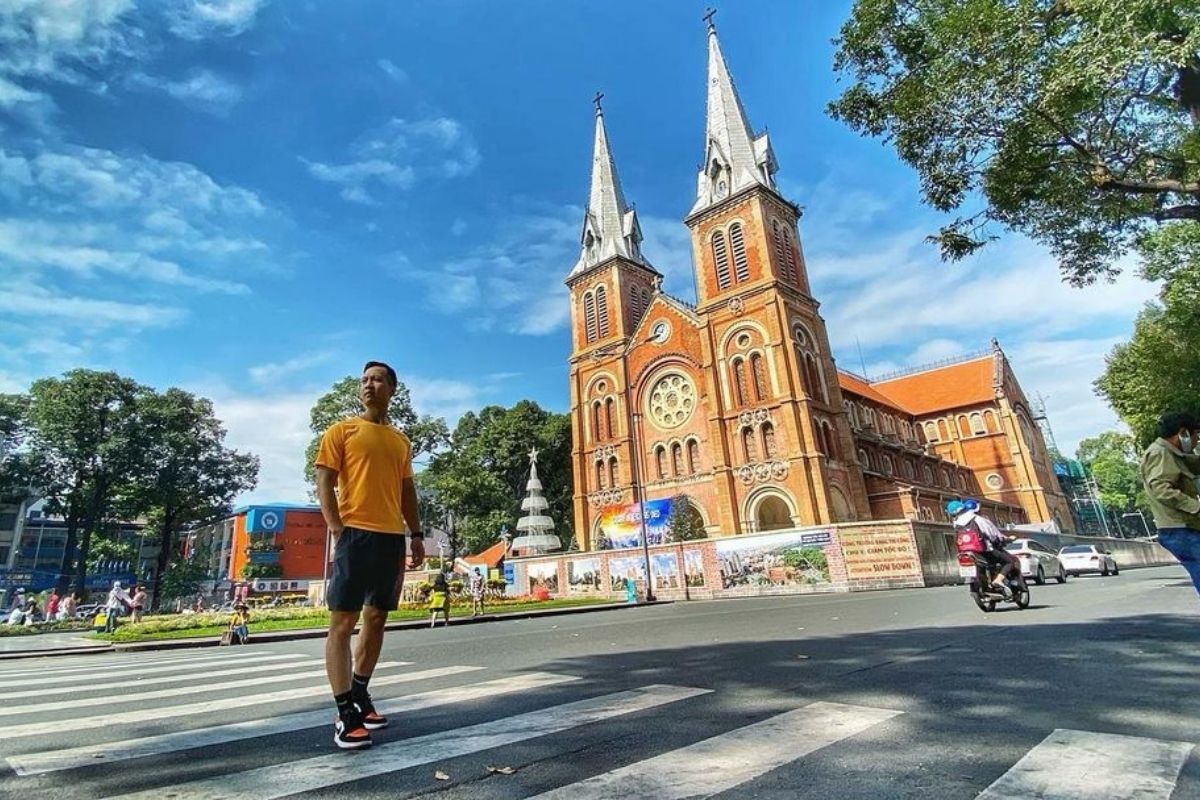The weather have difference between Ho Chi Minh and Hanoi