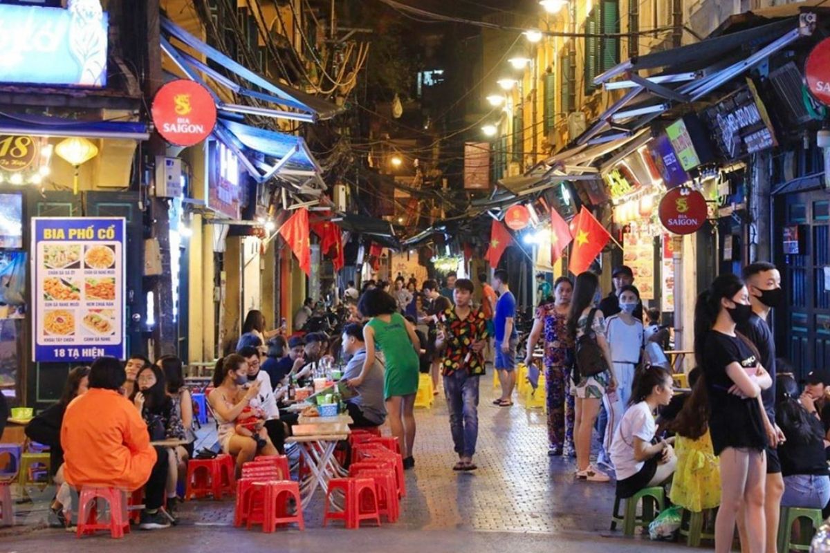 difference between Ho Chi Minh and Hanoi about Cost of Living