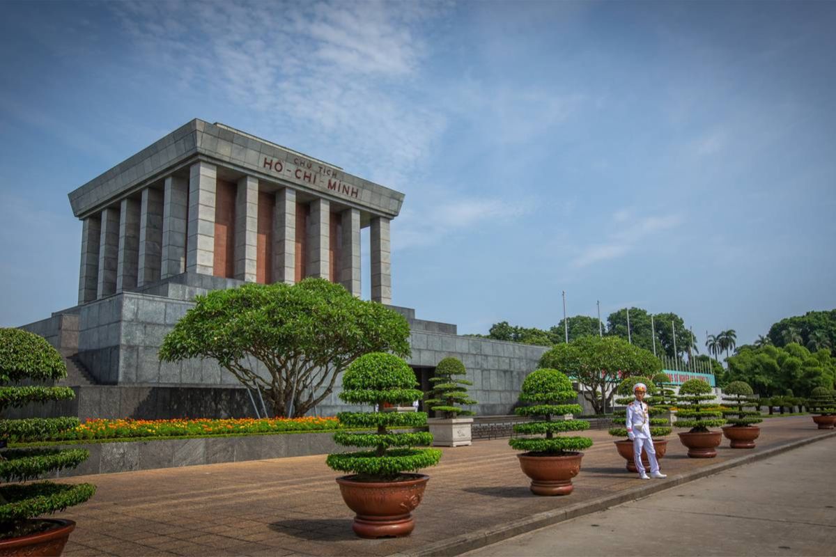 Ho Chi Minh Mausoleum - difference between Ho Chi Minh and Hanoi