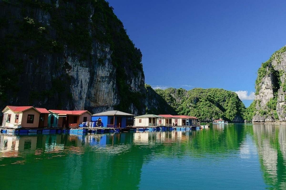 Bai Tu Long Bay Exploration with Vung Vieng Floating Village