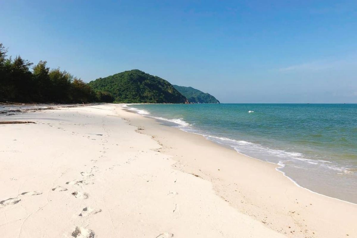 Minh Chau Beach