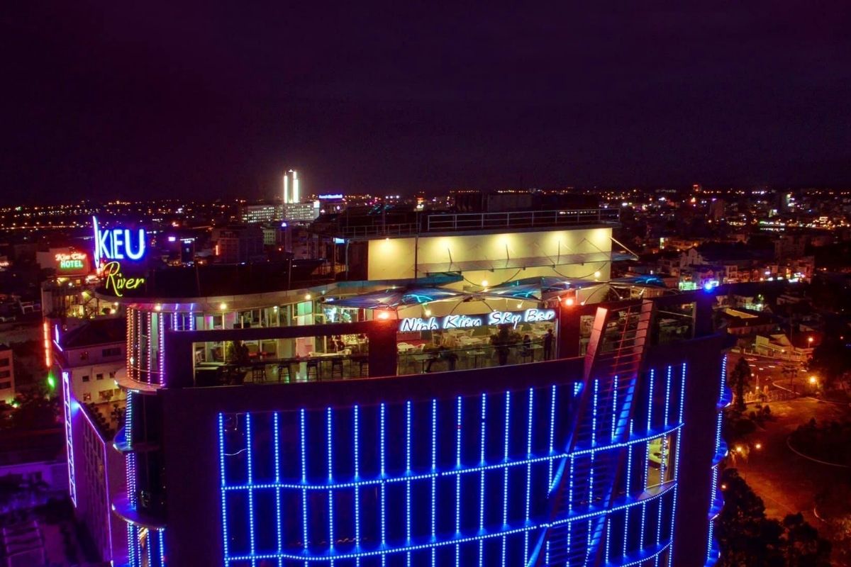 Experience the best of Club Can Tho with Ninh Kieu Sky Bar