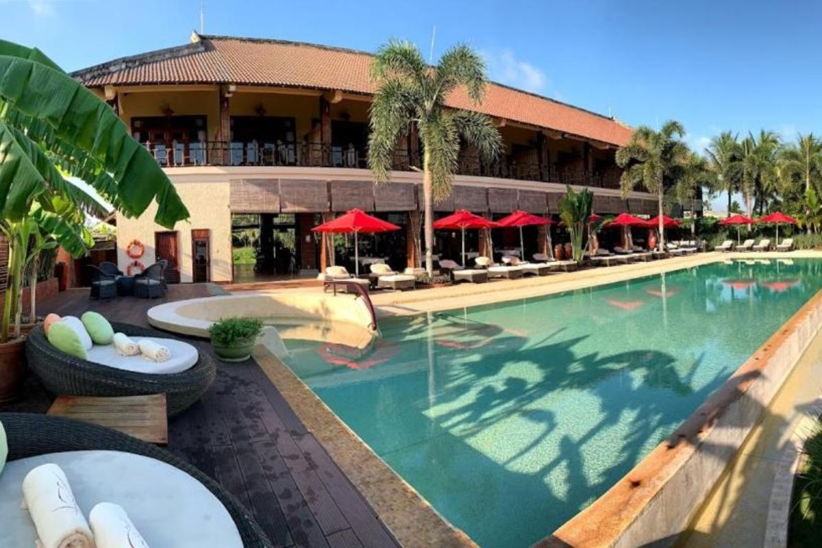 The Island Lodge