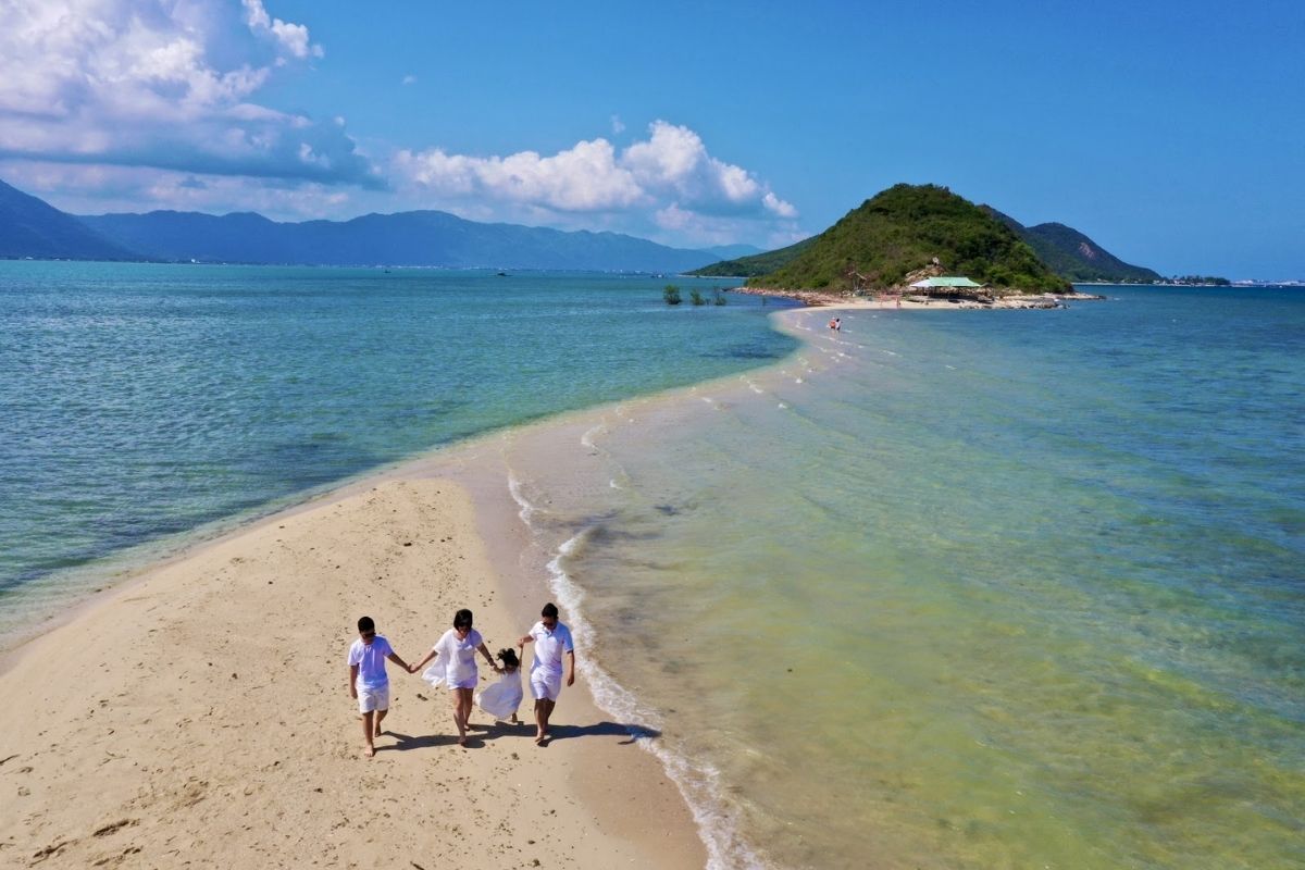 Diep Son Island