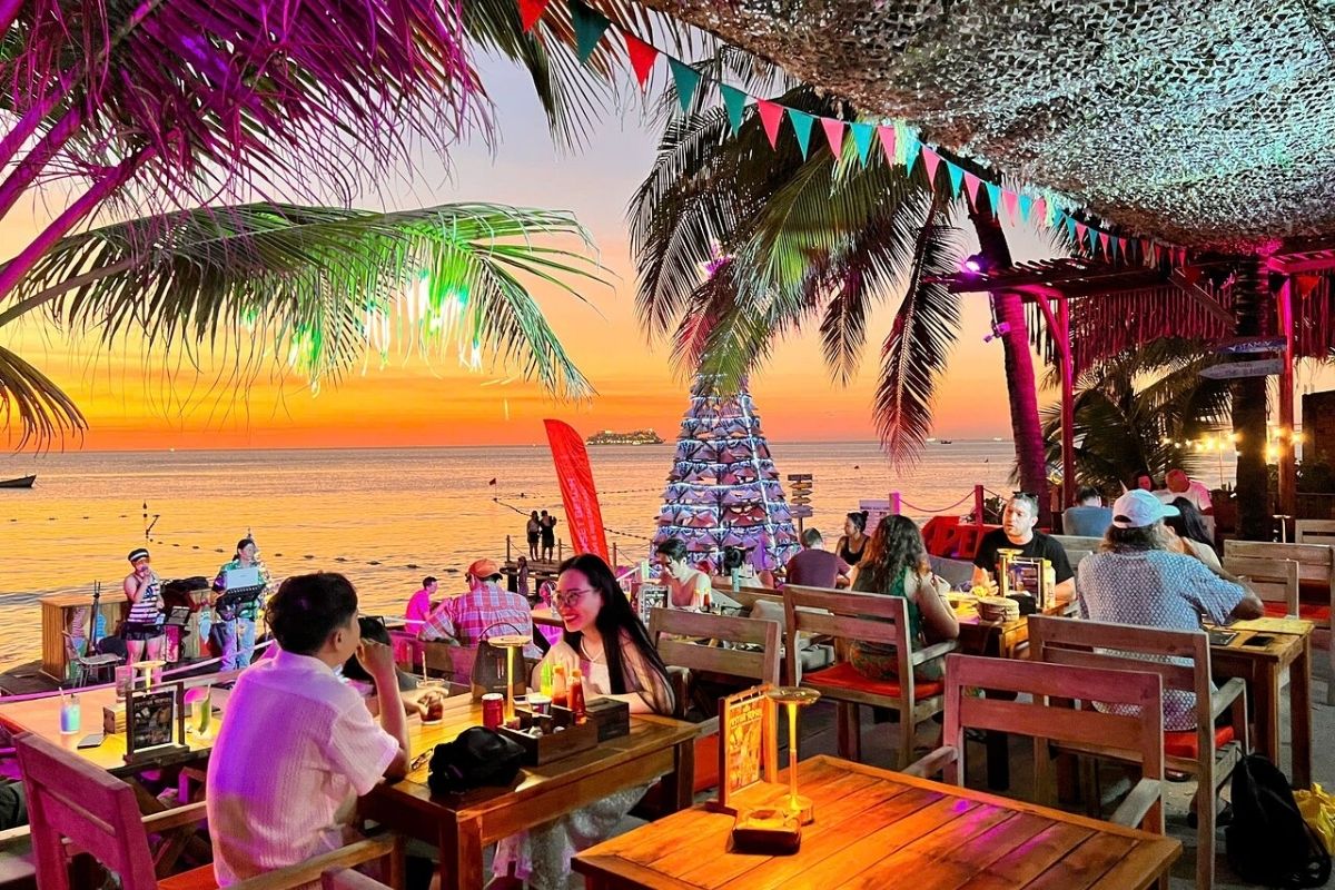 Enjoy Sunset Beach Restaurant with the best restaurants in Phu Quoc