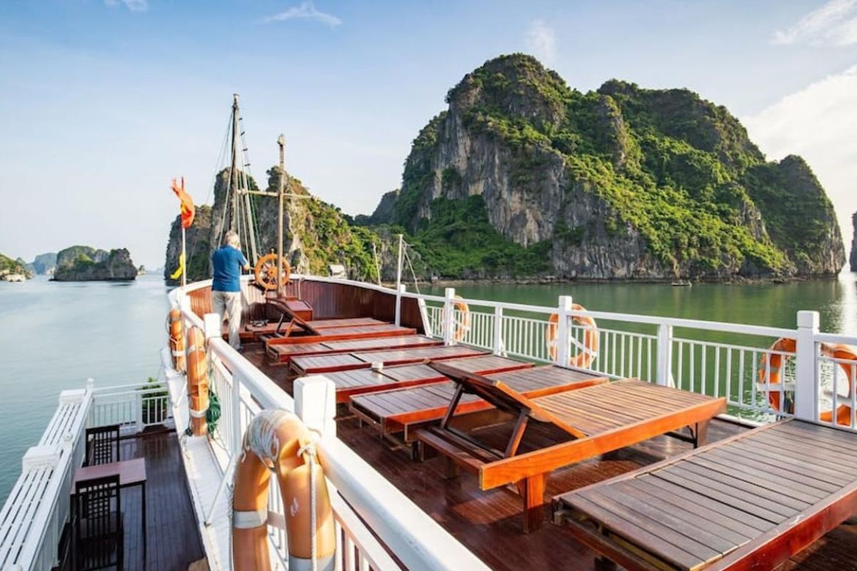 Halong Bay cruise