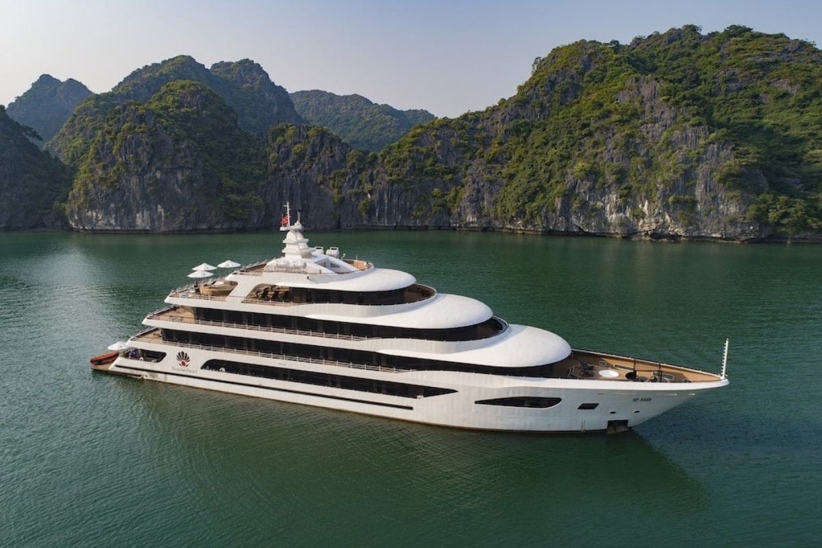 Scarlet Pearl Cruise