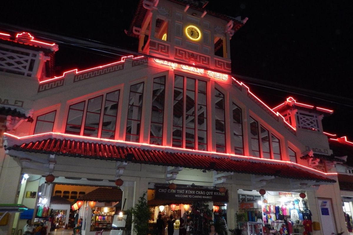 Explore the vibrant Can Tho Night Market with Tay Do Night Market