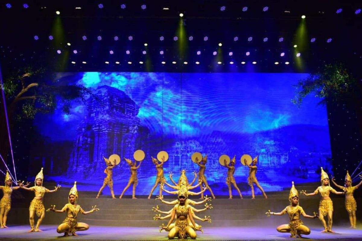 Dance: “Mysterious Champa” in Charming Danang Show