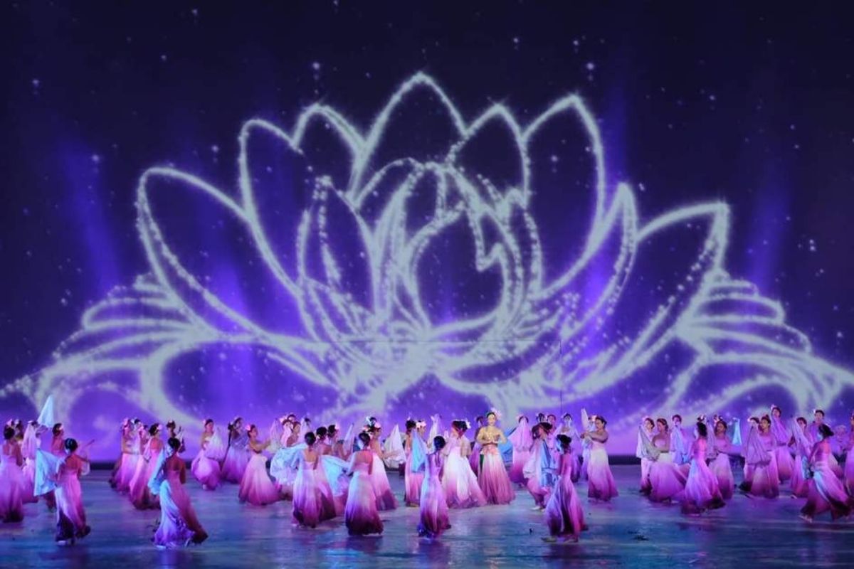 Silk Dance