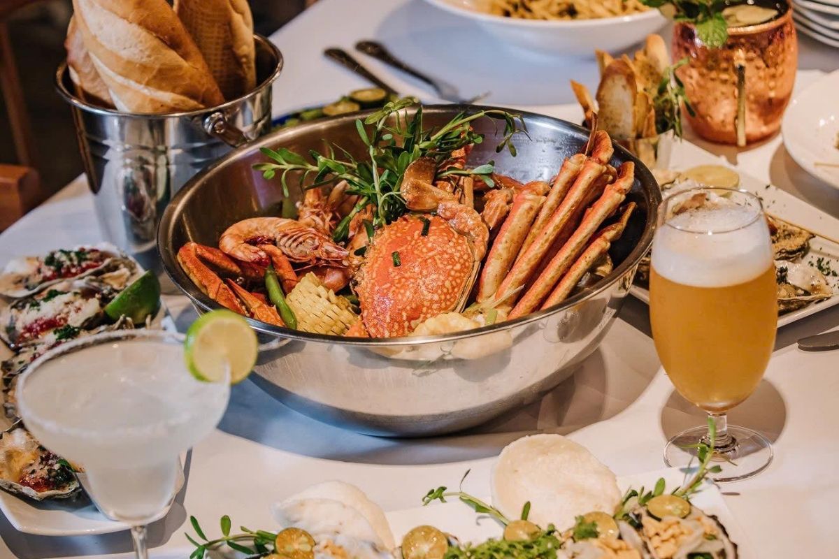 Enjoy King Crab with Special Crab House Sauce in Crab House Phu Quoc