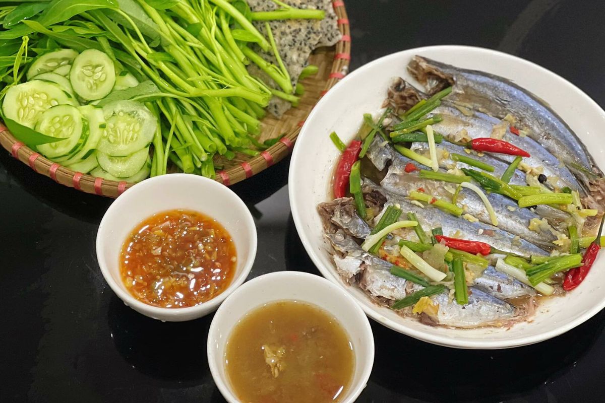 Enjoy Banh Trang Cuon Ca Nuc with Culinary Delights for Danang Tours & local specialties