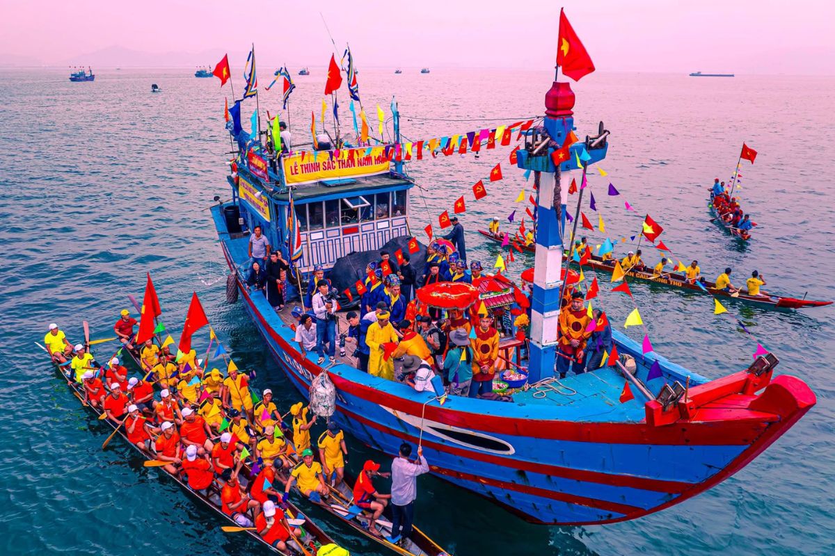 Discover Cau Ngu Festival with Cultural Etiquette for Danang tours & local customs