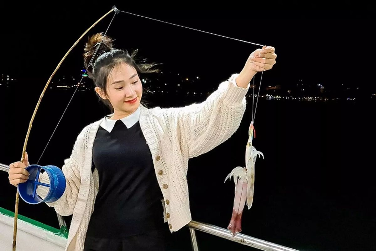 Night Squid Fishing Tour