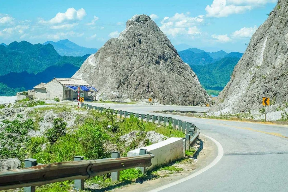 Thung Khe Pass