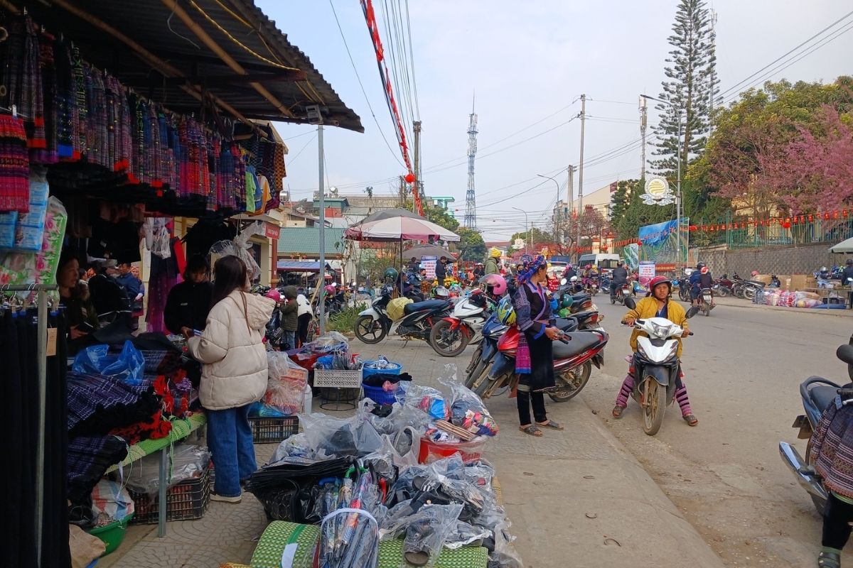 amazing Mu Cang Chai Market