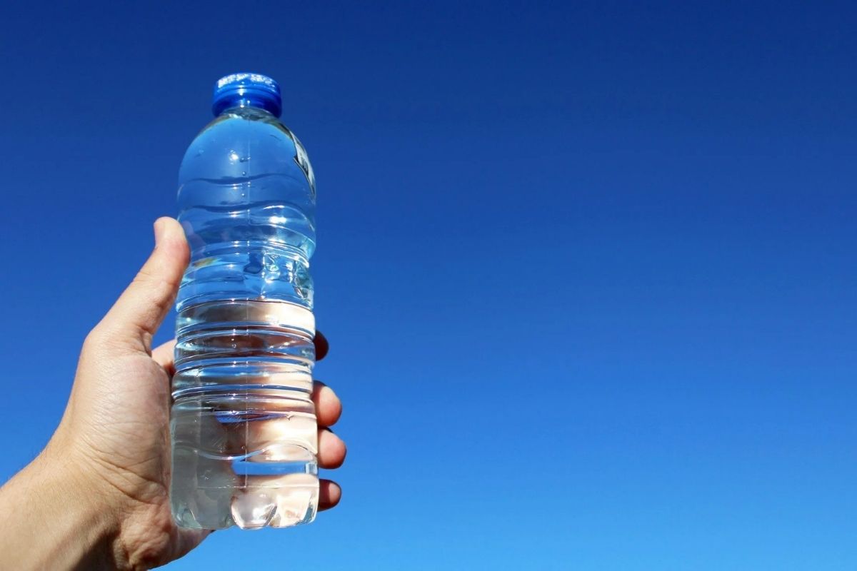 Do Choose Bottled Water with drinking water in Vietnam