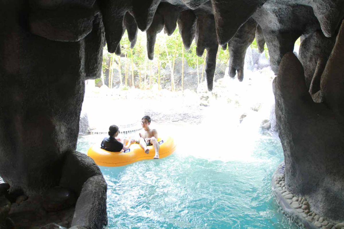 Long Tien Cave