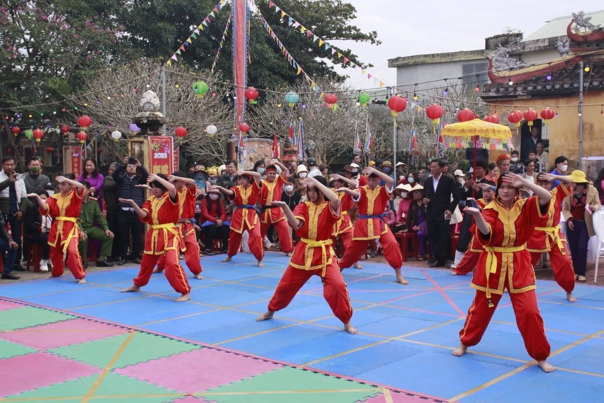 Explore the culture of Tuy Loan Village Communal House Festival with Event Da Nang 2025