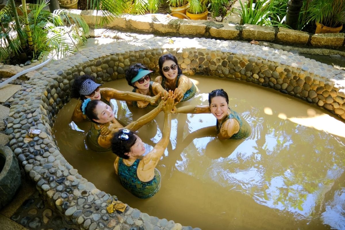 Refreshing Mud Bath at I-Resort with 1-Day Nha Trang Tour