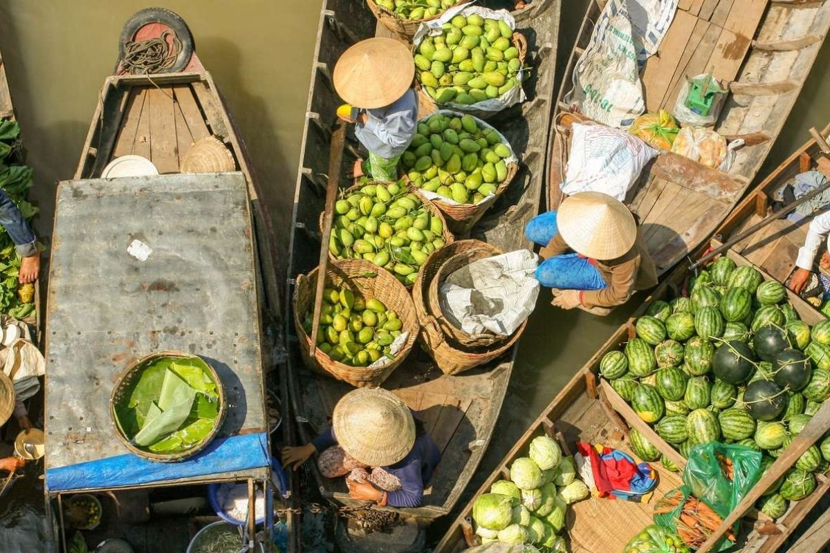 Explore Cai Rang Floating Market with a Floating Market Tour from Ho Chi Minh