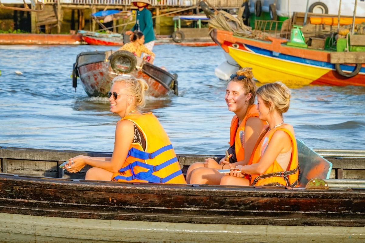 Boat ride to Cai Rang Floating Market