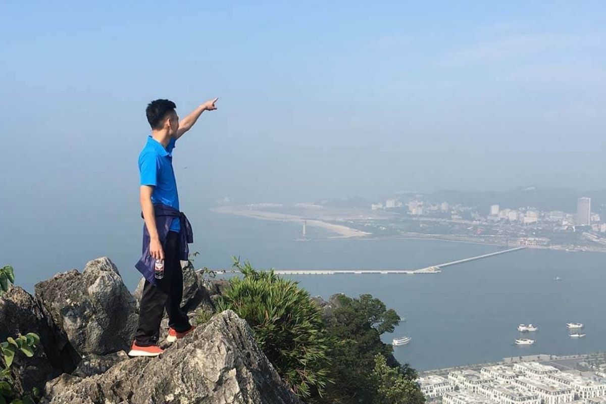 Hiking in Bai Tho Mountain