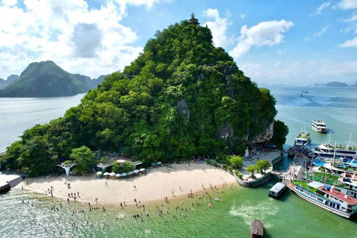 Titop Island: A Scenic Island with Panoramic Views