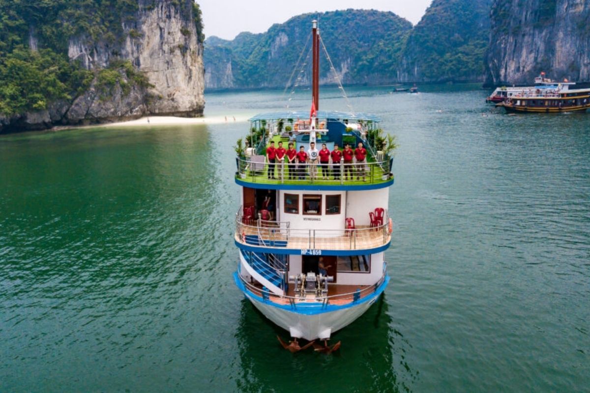 Budget Day Cruises with Halong Bay Cruise Price
