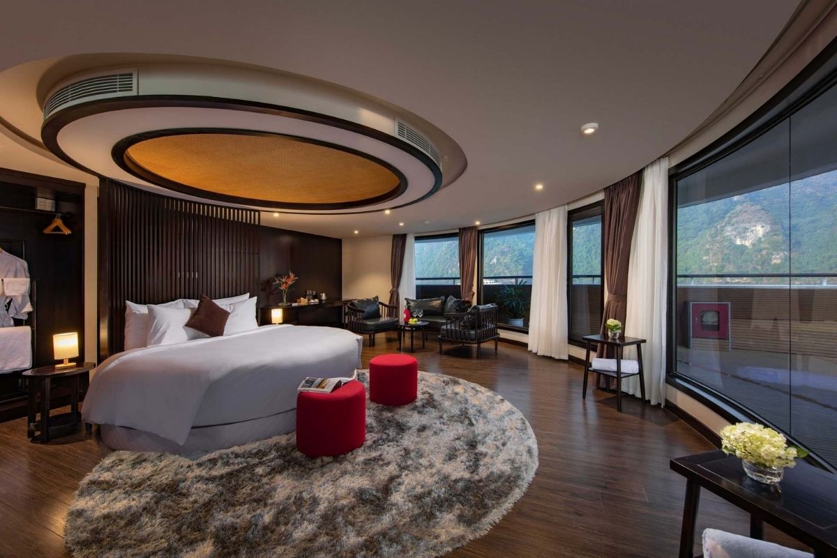 Compare Halong Bay Cruise Price with Scarlet Pearl Cruise 
