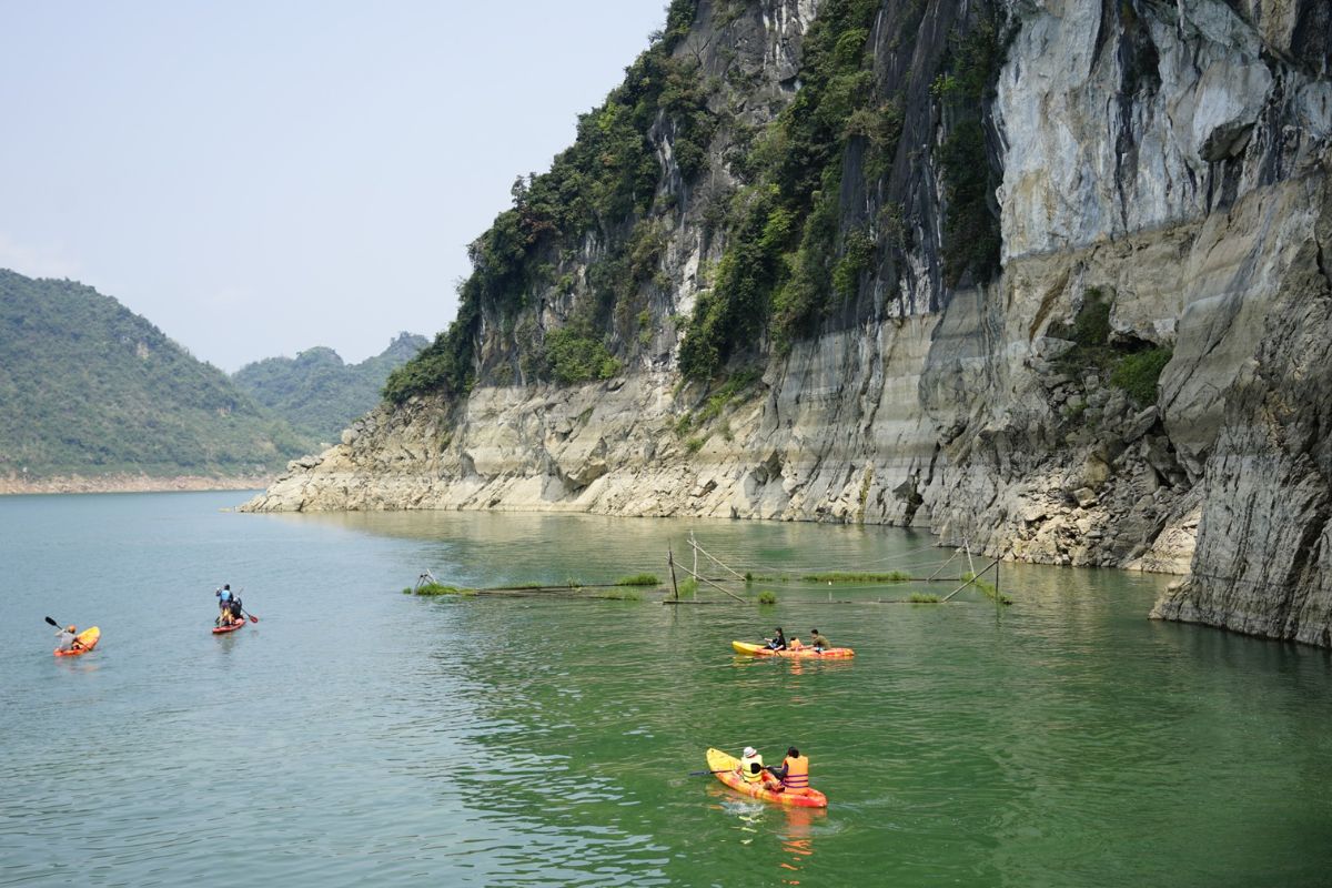 Ba Khan Lake