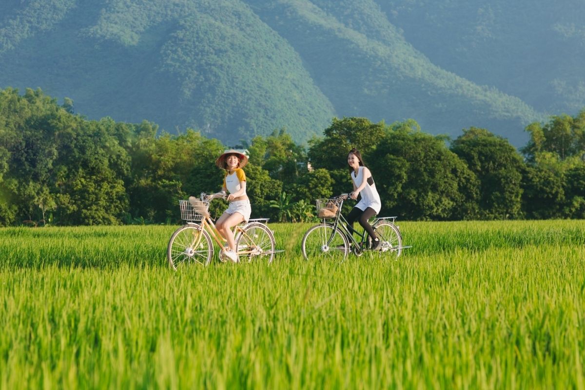 Cycling the Valley with Hanoi Tour to Mai Chau Sapa