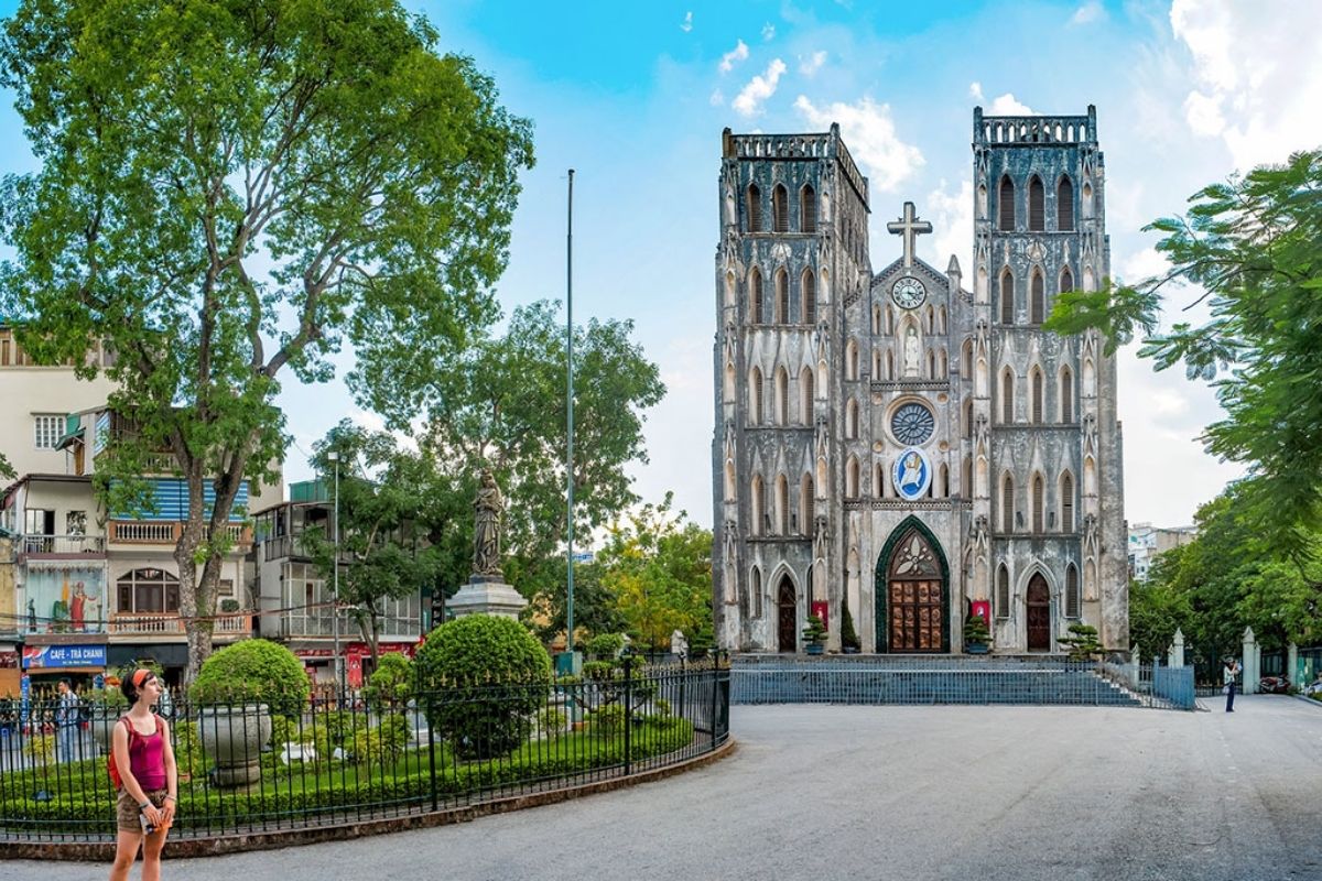 Discover the culture St. Joseph’s Cathedral Courtyard with hidden gems Hanoi