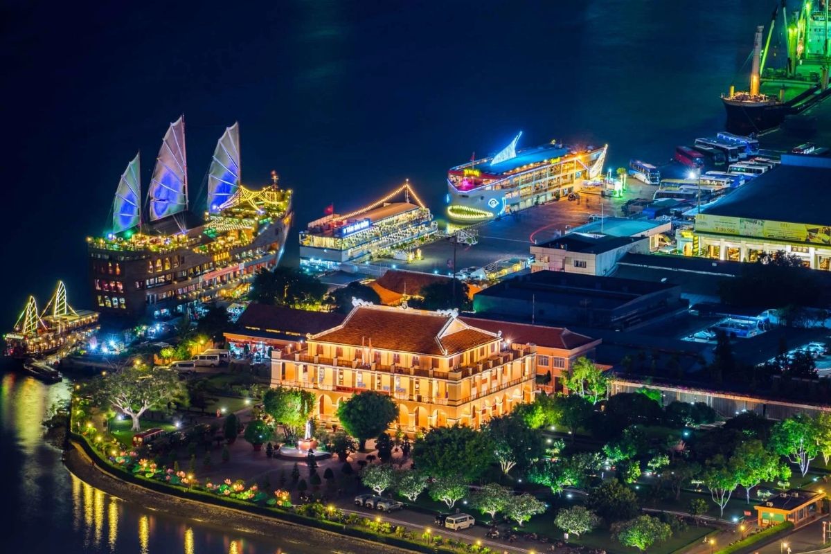The Dragon Wharf with Ho Chi Minh Boat Tour